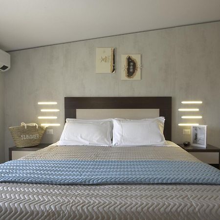 Hotel Ombretta Mare リミニ エクステリア 写真