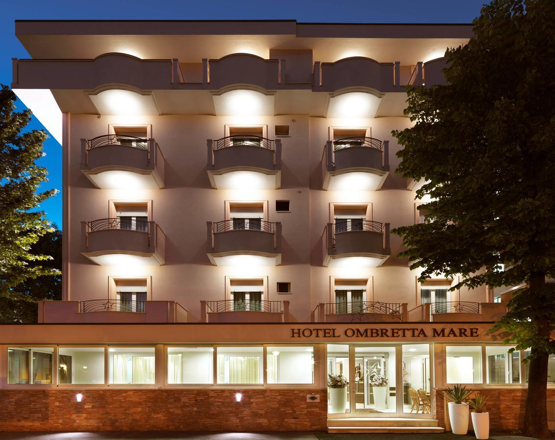 Hotel Ombretta Mare リミニ エクステリア 写真