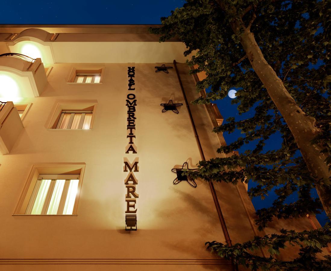 Hotel Ombretta Mare リミニ エクステリア 写真