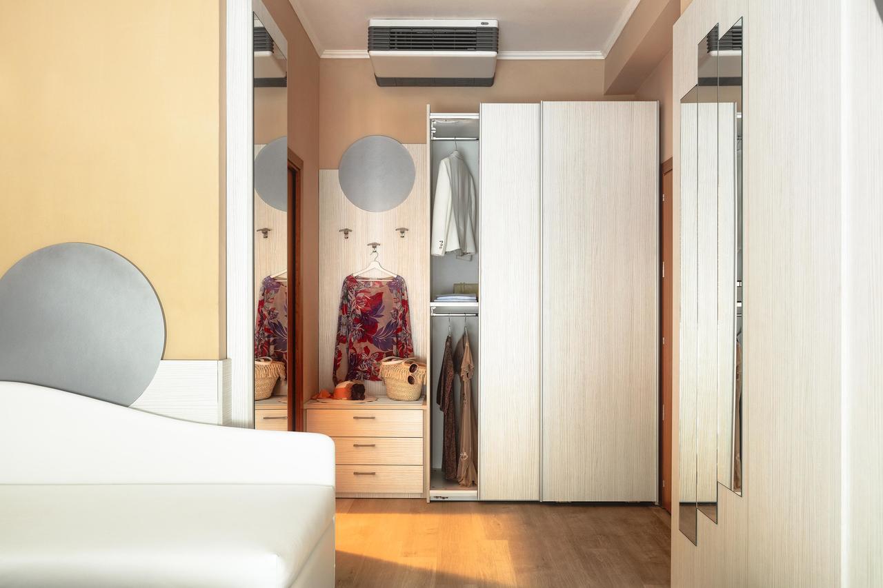 Hotel Ombretta Mare リミニ エクステリア 写真
